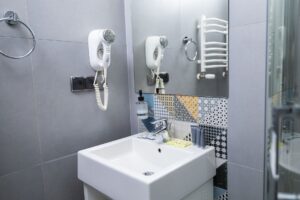 suszarka, umywalka, lustro